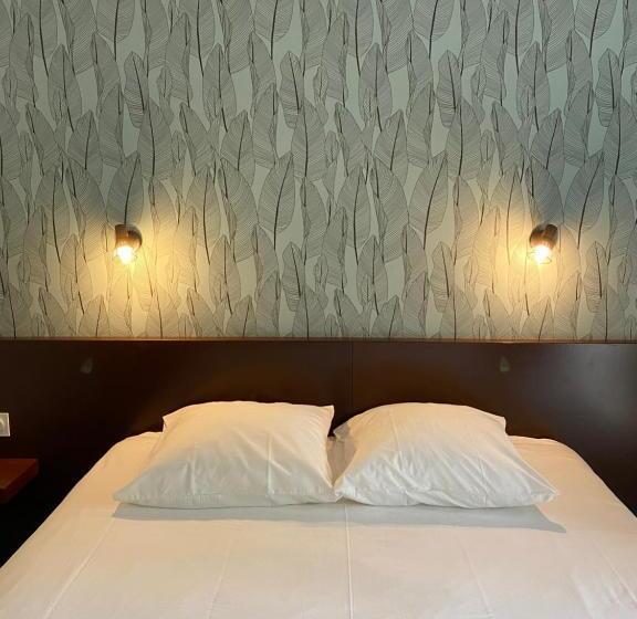 חדר סטנדרט לשלושה, Ostal Pau Universite   Sure Hotel Collection By Best Western