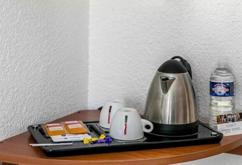 اتاق استاندارد چهار تخته, Ostal Pau Universite   Sure Hotel Collection By Best Western