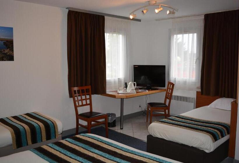 Четырехместный Номер Стандарт, Ostal Pau Universite   Sure Hotel Collection By Best Western