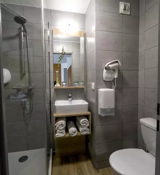 اتاق استاندارد چهار تخته, Ostal Pau Universite   Sure Hotel Collection By Best Western