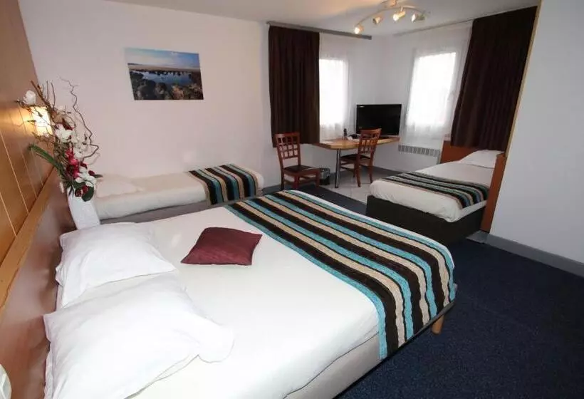 اتاق استاندارد چهار تخته, Ostal Pau Universite   Sure Hotel Collection By Best Western