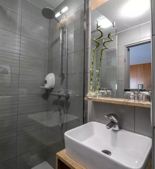 سوییت سوپریور, Ostal Pau Universite   Sure Hotel Collection By Best Western