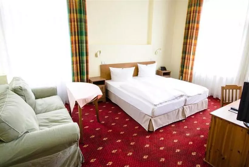 Standard Kolmen Hengen Huone, Parkhotel Helmstedt
