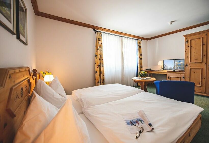 غرفة قياسية, Post Sils Maria