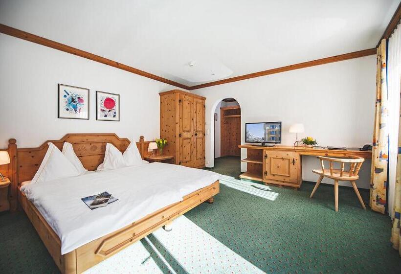 غرفة سوبيريور, Post Sils Maria