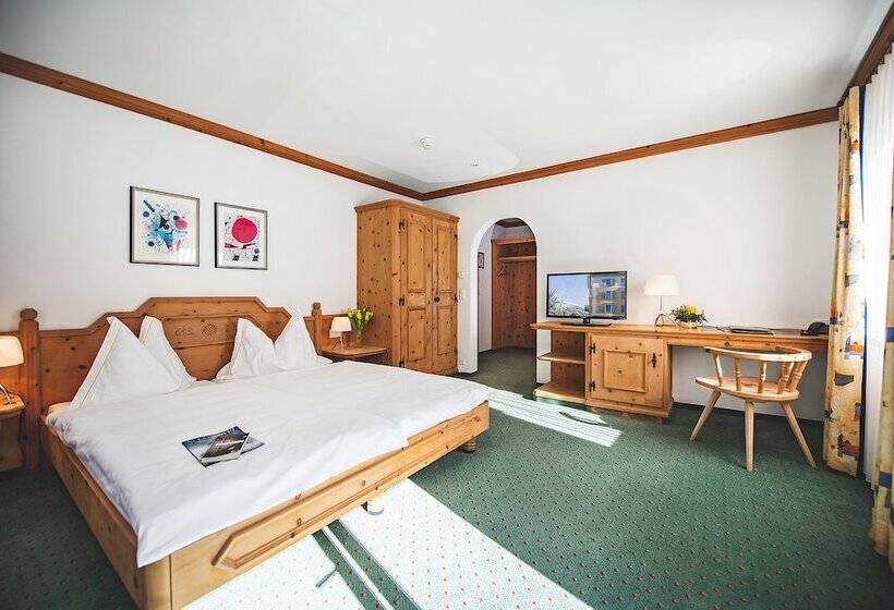 غرفة سوبيريور, Post Sils Maria