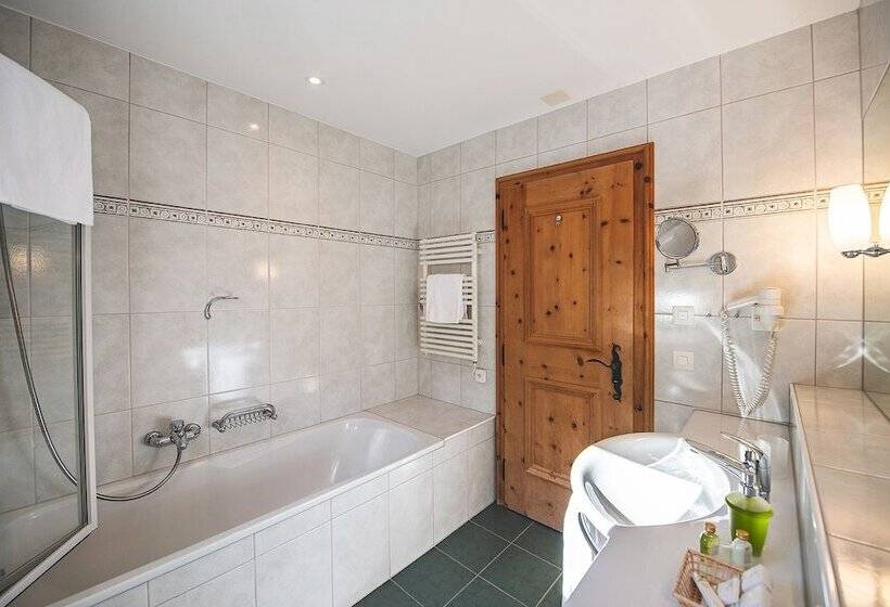 غرفة سوبيريور, Post Sils Maria