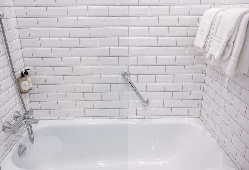 חדר סטנדרט לארבעה נוף לים, Hôtel Le Provençal