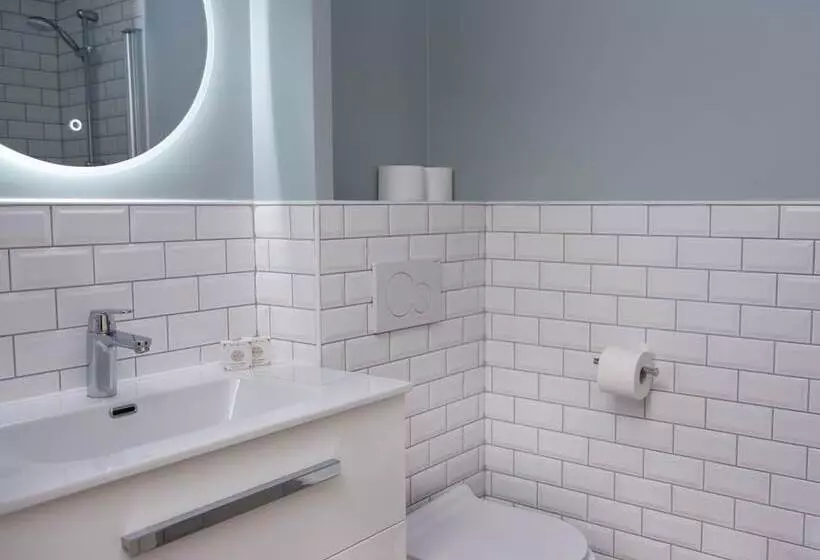 اتاق استاندارد چهار تخته با چشم‌انداز دریا, Hôtel Le Provençal