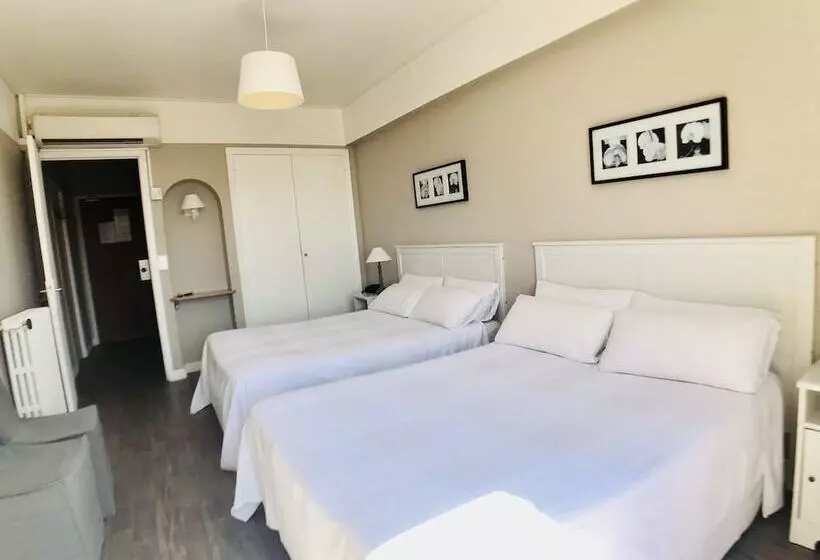 اتاق استاندارد چهار تخته با چشم‌انداز دریا, Hôtel Le Provençal