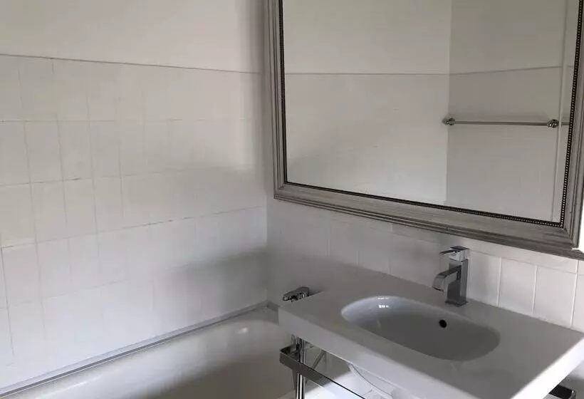 اتاق استاندارد با چشم‌انداز دریا, Hôtel Le Provençal