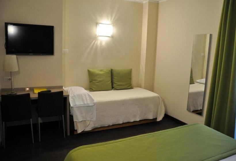 חדר סטנדרט לשלושה, Saint Pierre