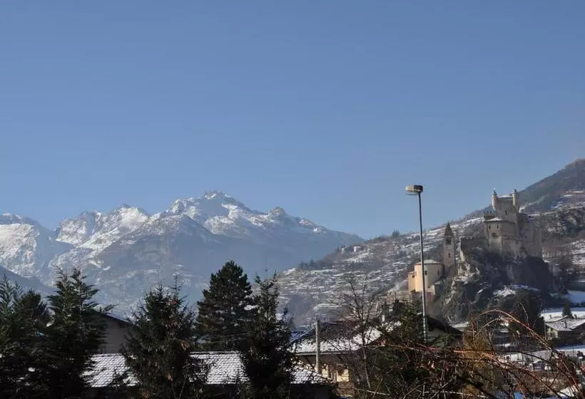 اتاق لوکس با چشمانداز, Saint Pierre