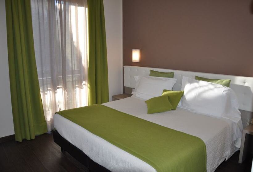 חדר סטנדרט לשלושה, Saint Pierre