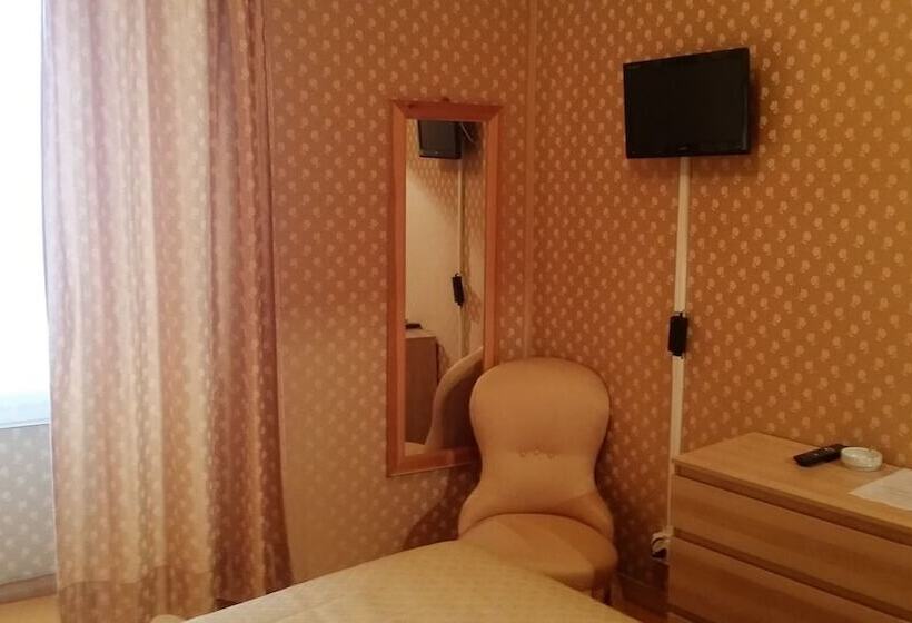 غرفة قياسية فردية, Sempione Boutique