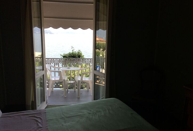 غرفة قياسية ثلاثية, Sempione Boutique