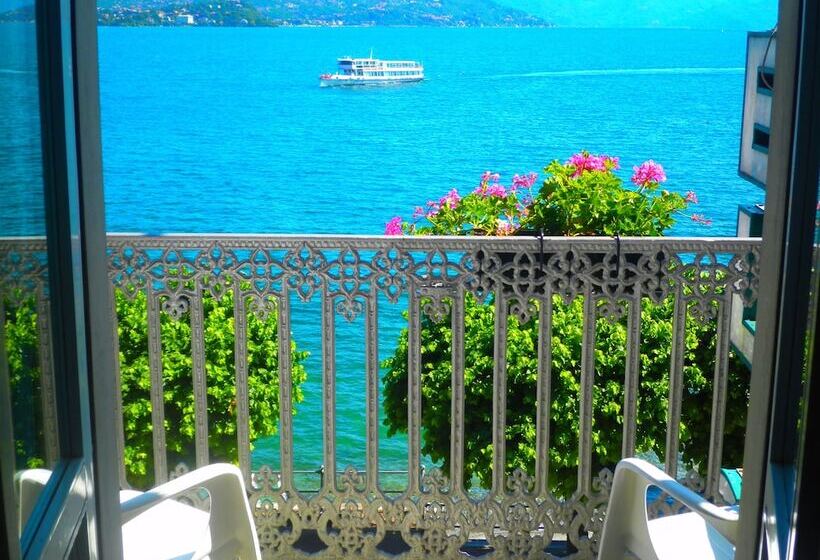 جناح جونيور مطل علي البحيرة, Sempione Boutique