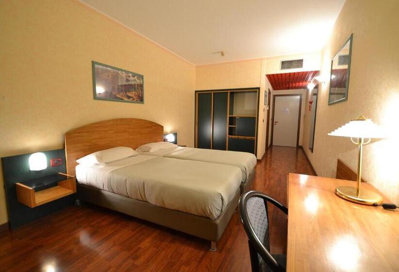 غرفة قياسية ثلاثية, Sun