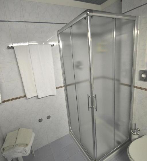 غرفة قياسية ثلاثية, Sun