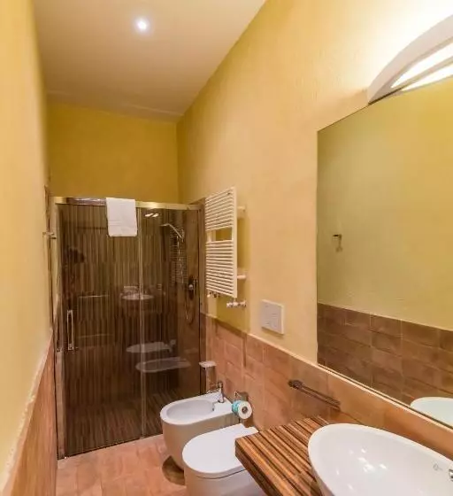 Sviitti, Tenuta Agricola Dell Uccellina