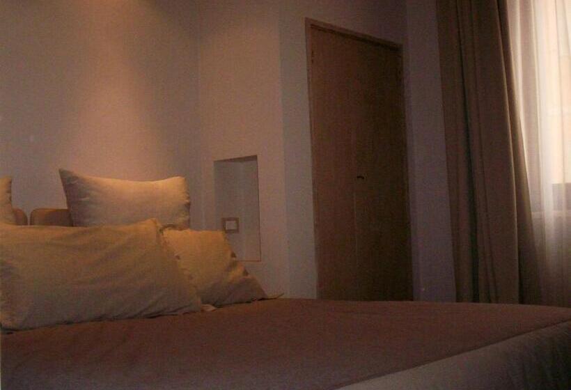 اتاق استاندارد یک نفره, Touring