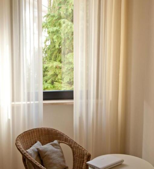 اتاق استاندارد یک نفره, Touring