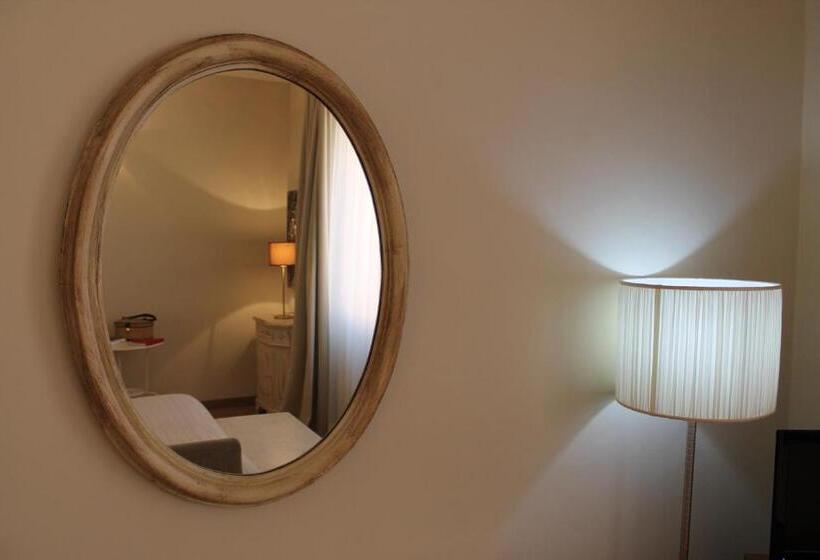 اتاق استاندارد, Touring