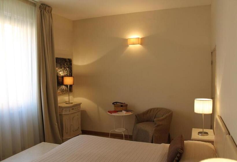 اتاق استاندارد, Touring