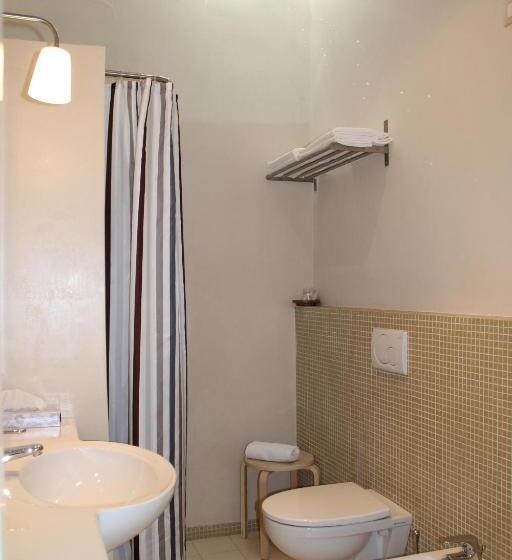 اتاق استاندارد, Touring