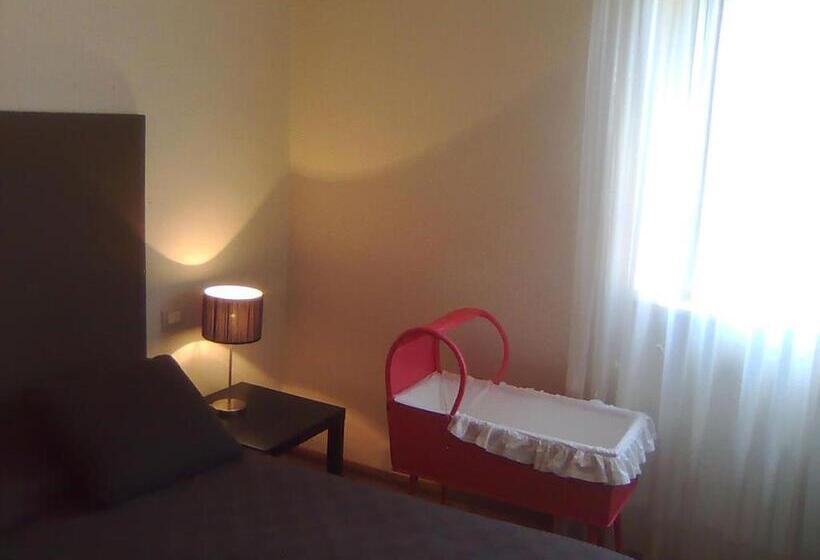 اتاق استاندارد سه نفره, Touring