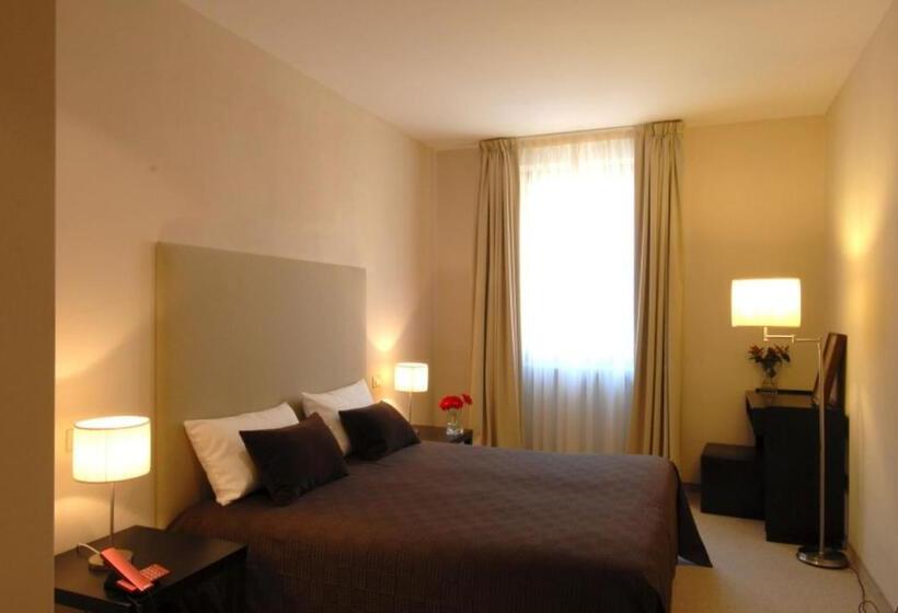 اتاق استاندارد, Touring