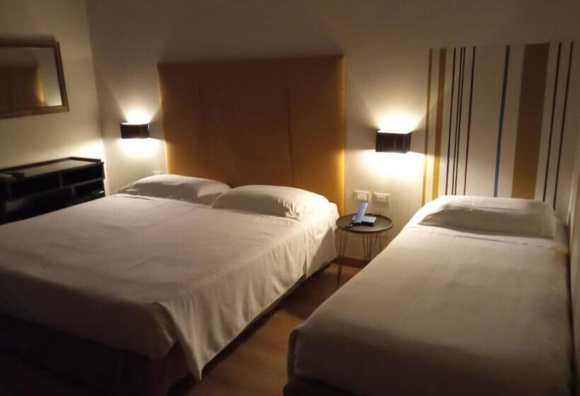 اتاق استاندارد سه نفره, Touring