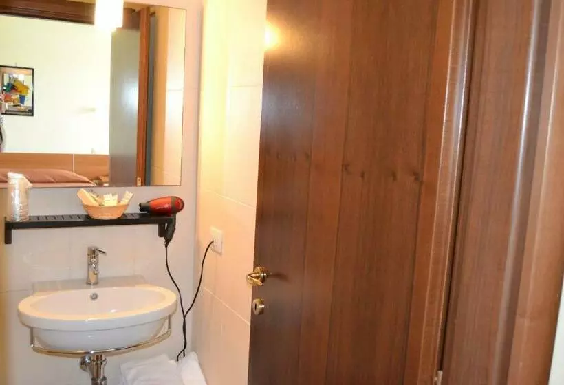 スタンダードシングルルーム, Albergo Umbria