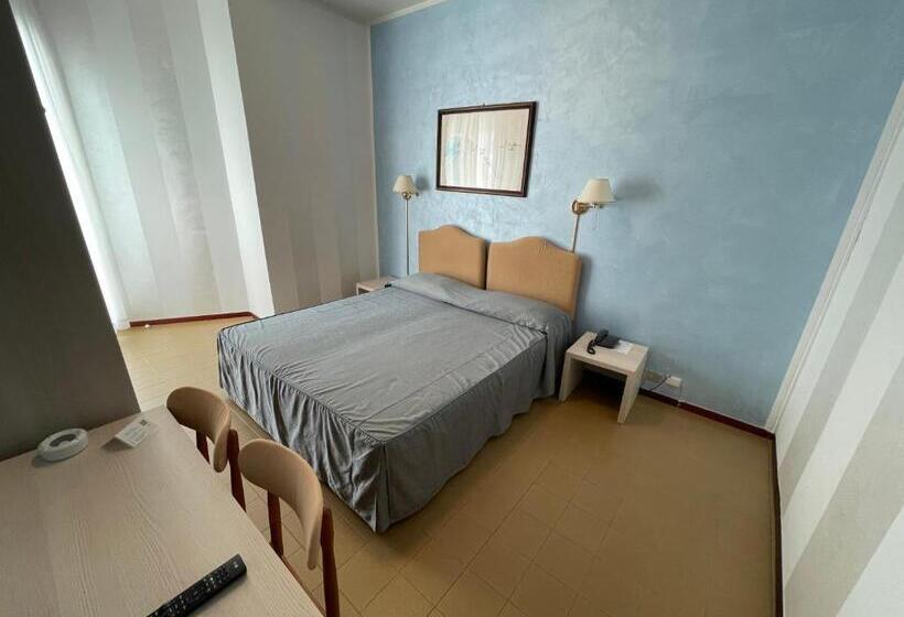 اتاق استاندارد, Universo