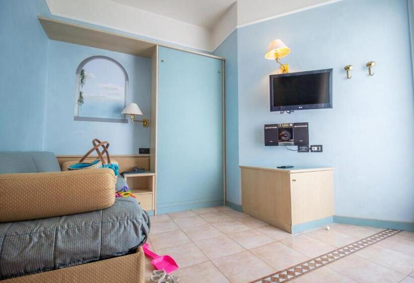 سوییت جونیور, Universo