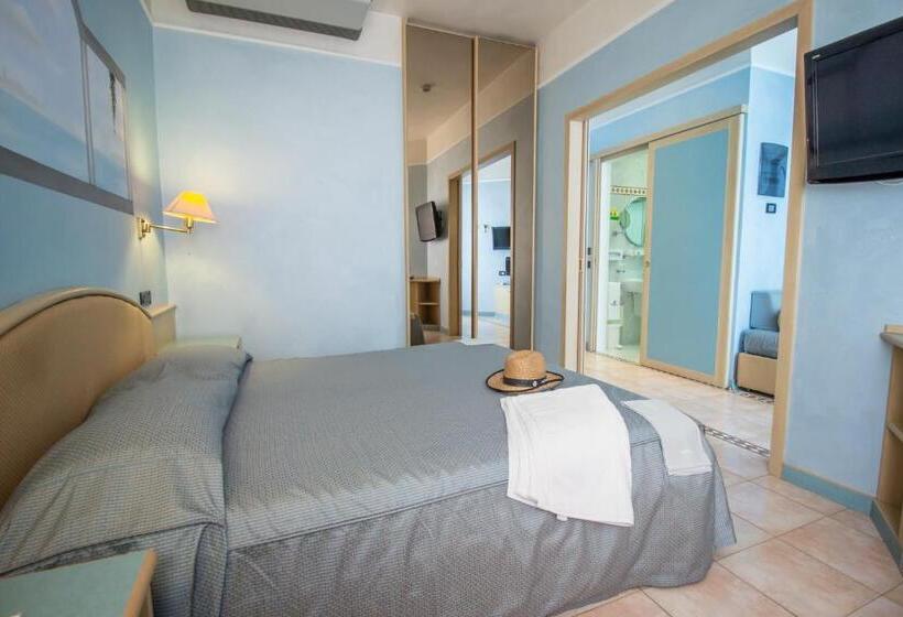 سوییت جونیور, Universo