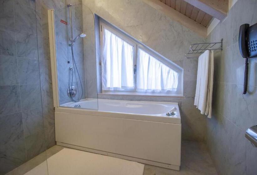 سوییت, Universo