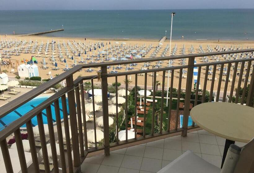 اتاق استاندارد با چشم‌انداز دریا, Universo