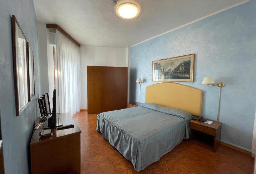 اتاق استاندارد با چشم‌انداز دریا, Universo