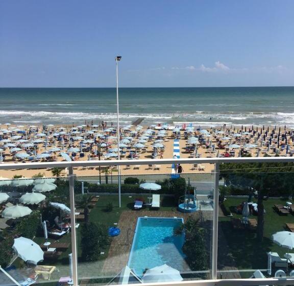 اتاق سوپریور با چشم‌انداز دریا, Universo