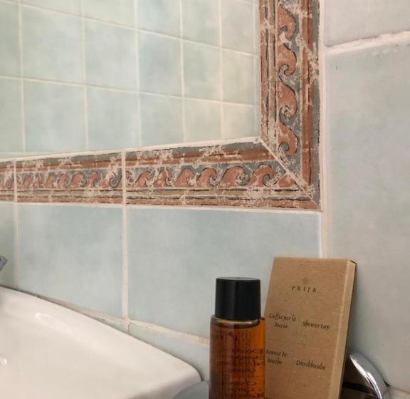 חדר סטנדרט לשלושה, Zodiaco