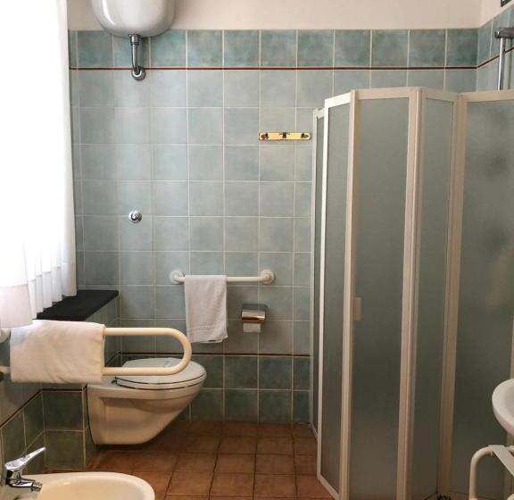 חדר סטנדרט לשלושה, Zodiaco