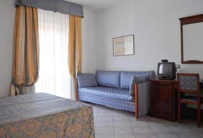 חדר סטנדרט לשלושה, Zodiaco