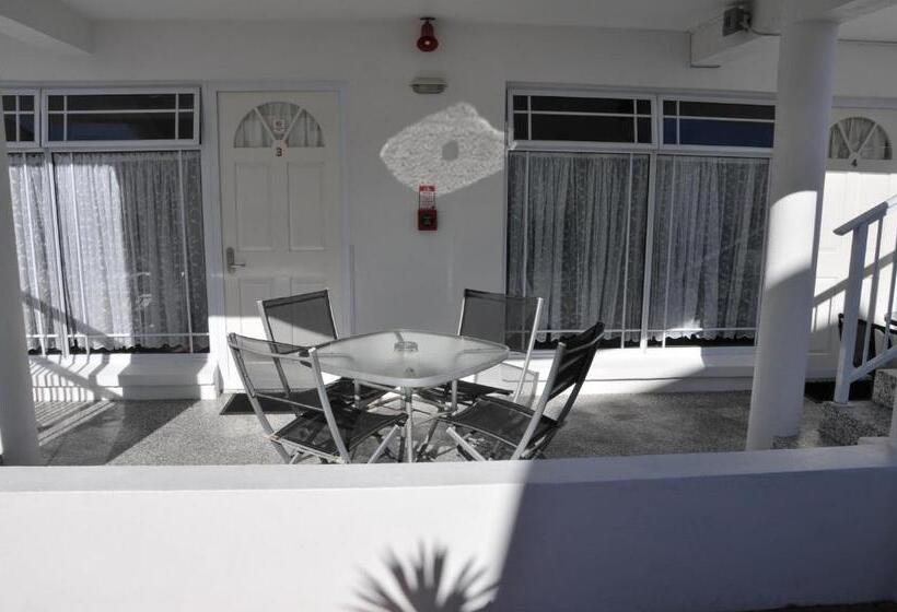 Standard Studio King Bed, Lakeside Taupo Motel