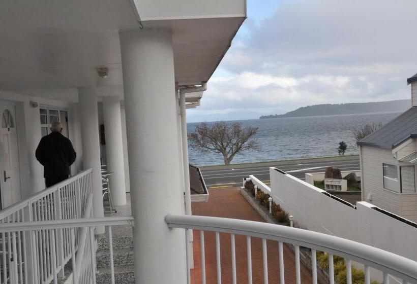 Studio Superior, Lakeside Taupo Motel