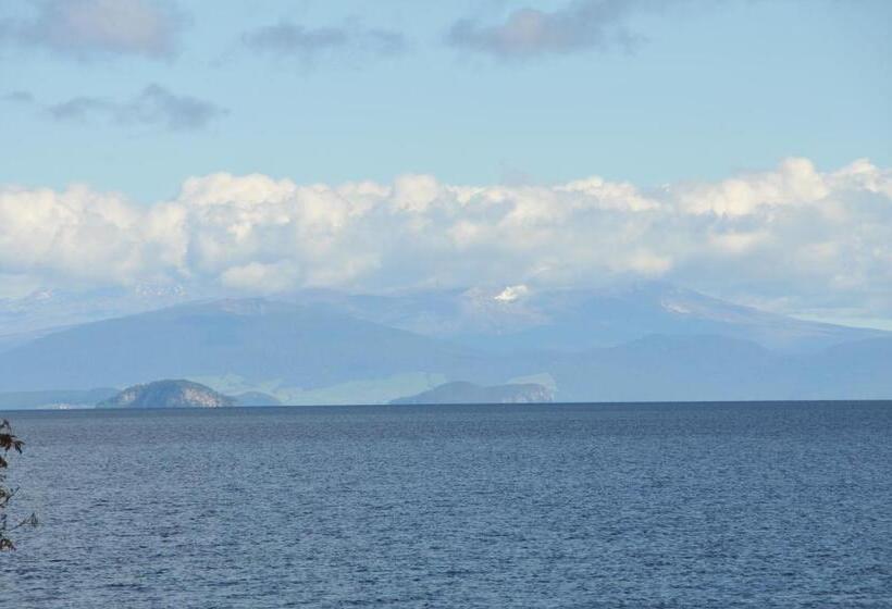 Studio Superior, Lakeside Taupo Motel