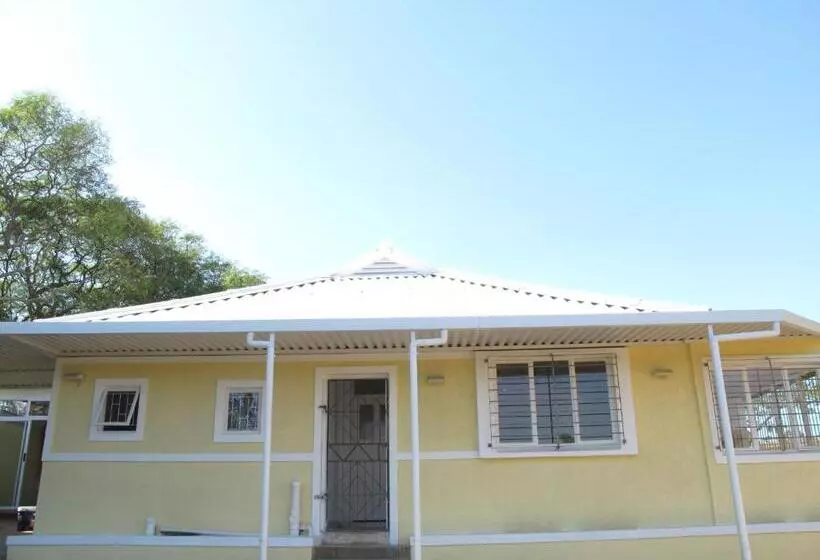 ３ベッドルームアパートメント, The Crescent Guesthouses  Bnb/self Catering