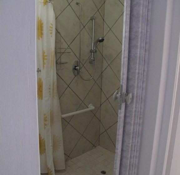 חדר סטנדרט, The Crescent Guesthouses  Bnb/self Catering