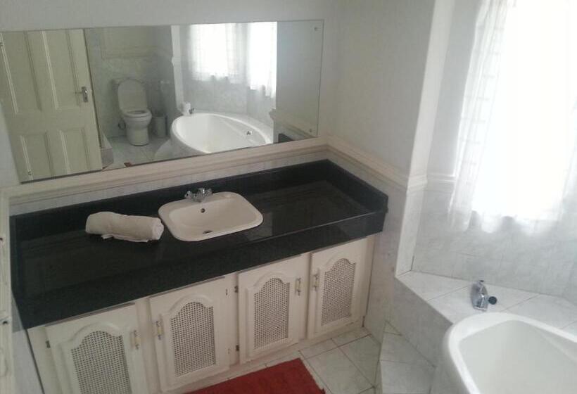 חדר דלוקס, The Crescent Guesthouses  Bnb/self Catering