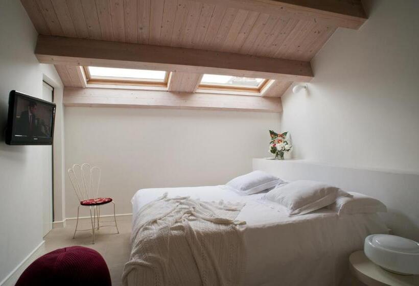 スタンダードルーム, Shalai